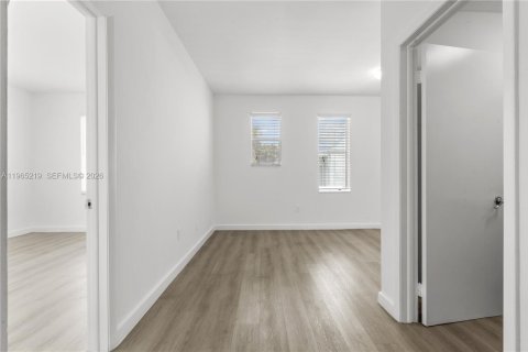 Condo in Miami Beach, Florida, 2 bedrooms № 2026257 - photo 13