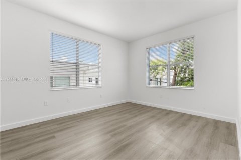 Condo in Miami Beach, Florida, 2 bedrooms № 2026257 - photo 16