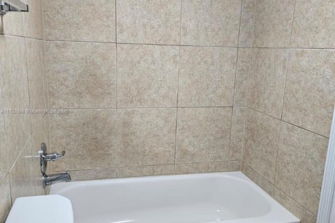 Condominio en venta en Davie, Florida, 2 dormitorios, 92.9 m2 № 1937517 - foto 23