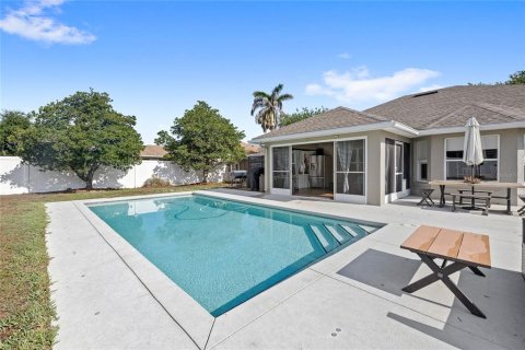 House in Winter Haven, Florida 4 bedrooms, 218.97 sq.m. № 2155816 - photo 6