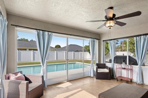 House in Winter Haven, Florida 4 bedrooms, 218.97 sq.m. № 2155816 - photo 10