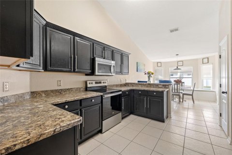 House in Winter Haven, Florida 4 bedrooms, 218.97 sq.m. № 2155816 - photo 16