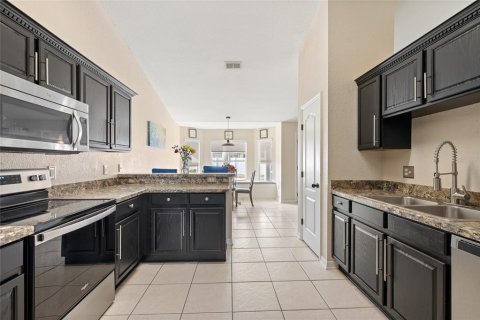 House in Winter Haven, Florida 4 bedrooms, 218.97 sq.m. № 2155816 - photo 17