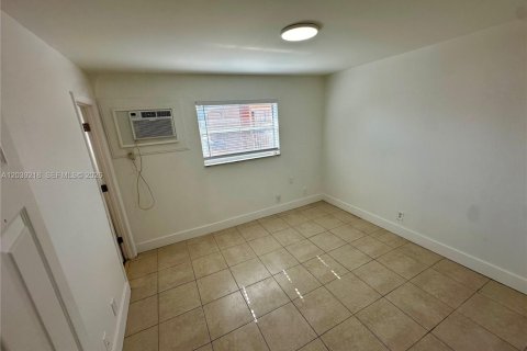 Condominio en alquiler en Oakland Park, Florida, 1 dormitorio, 37.81 m2 № 2182693 - foto 4