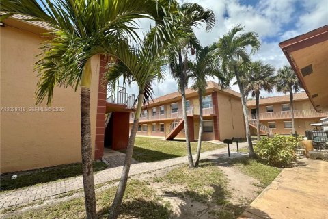 Condominio en alquiler en Oakland Park, Florida, 1 dormitorio, 37.81 m2 № 2182693 - foto 9