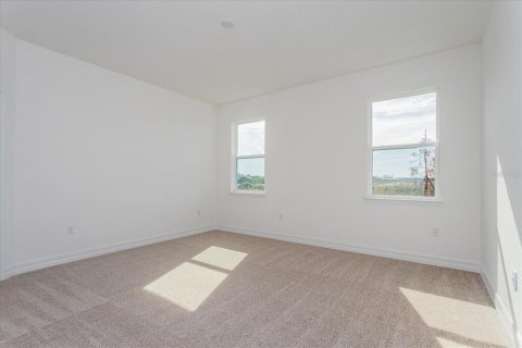 House in Winter Haven, Florida 4 bedrooms, 196.02 sq.m. № 1907144 - photo 5