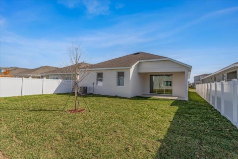 House in Winter Haven, Florida 4 bedrooms, 196.02 sq.m. № 1907144 - photo 8