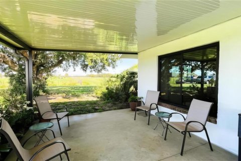 Casa en venta en Okeechobee, Florida, 2 dormitorios, 163.51 m2 № 984079 - foto 1
