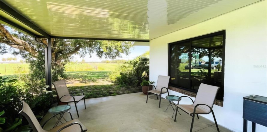 Casa en Okeechobee, Florida 2 dormitorios, 163.51 m2 № 984079