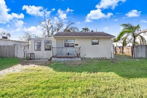 Villa ou maison à vendre à Saint Petersburg, Floride: 2 chambres, 73.02 m2 № 1534406 - photo 1