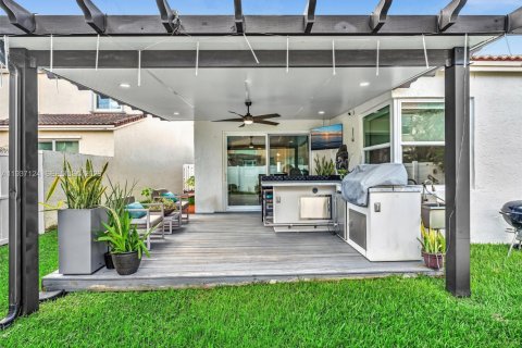 House in Pembroke Pines, Florida 3 bedrooms, 146.97 sq.m. № 1995039 - photo 21