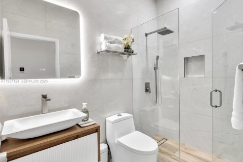 House in Pembroke Pines, Florida 3 bedrooms, 146.97 sq.m. № 1995039 - photo 12