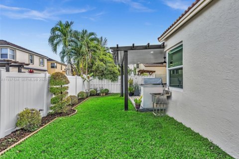 House in Pembroke Pines, Florida 3 bedrooms, 146.97 sq.m. № 1995039 - photo 22