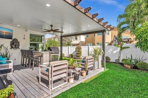 House in Pembroke Pines, Florida 3 bedrooms, 146.97 sq.m. № 1995039 - photo 20