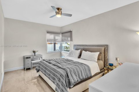 House in Pembroke Pines, Florida 3 bedrooms, 146.97 sq.m. № 1995039 - photo 7