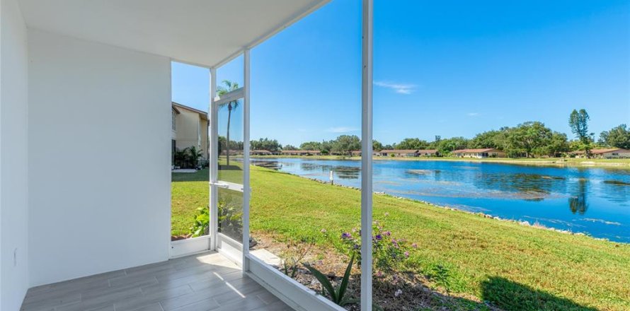 Condo in Sarasota, Florida, 2 bedrooms № 2166188