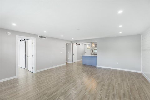 Condo in Sarasota, Florida, 2 bedrooms № 2166188 - photo 10