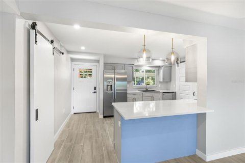 Condo in Sarasota, Florida, 2 bedrooms № 2166188 - photo 7