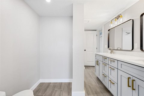 Condo in Sarasota, Florida, 2 bedrooms № 2166188 - photo 18