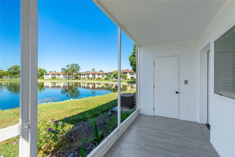 Condo in Sarasota, Florida, 2 bedrooms № 2166188 - photo 22