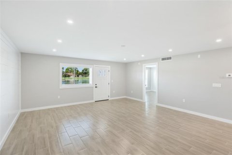 Condo in Sarasota, Florida, 2 bedrooms № 2166188 - photo 9