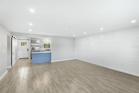 Condo in Sarasota, Florida, 2 bedrooms № 2166188 - photo 11