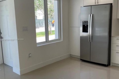 Townhouse in Homestead, Florida 4 bedrooms, 129.88 sq.m. № 1973677 - photo 5