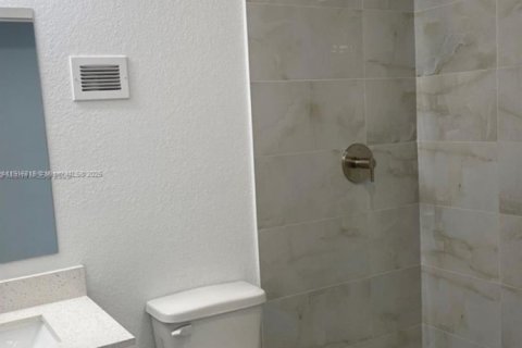 Townhouse in Homestead, Florida 4 bedrooms, 129.88 sq.m. № 1973677 - photo 9