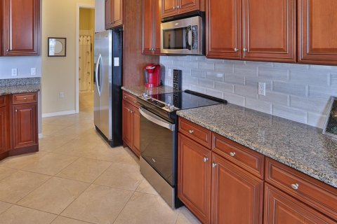 House in Winter Haven, Florida 3 bedrooms, 218.69 sq.m. № 2142240 - photo 20