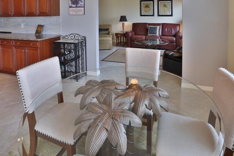 House in Winter Haven, Florida 3 bedrooms, 218.69 sq.m. № 2142240 - photo 22