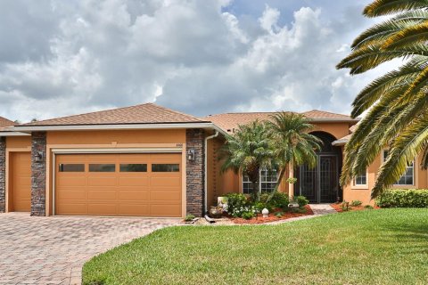 House in Winter Haven, Florida 3 bedrooms, 218.69 sq.m. № 2142240