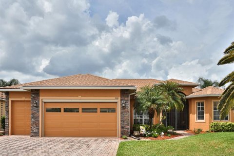 House in Winter Haven, Florida 3 bedrooms, 218.69 sq.m. № 2142240 - photo 2