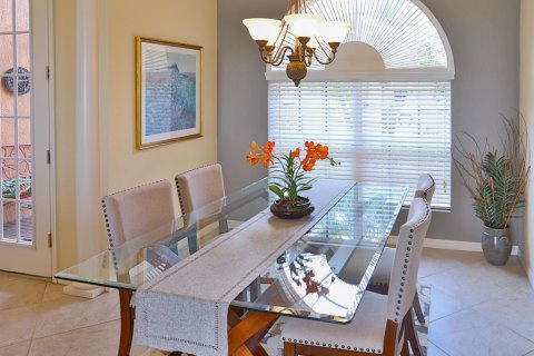 House in Winter Haven, Florida 3 bedrooms, 218.69 sq.m. № 2142240 - photo 11