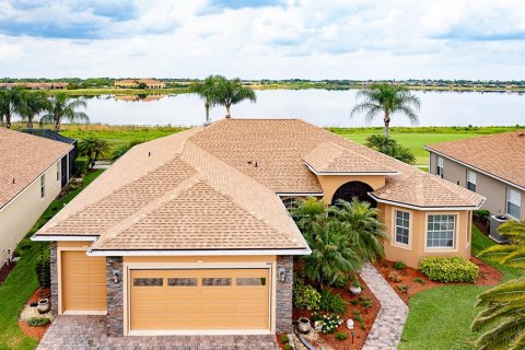 House in Winter Haven, Florida 3 bedrooms, 218.69 sq.m. № 2142240 - photo 4