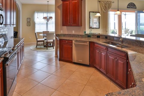 House in Winter Haven, Florida 3 bedrooms, 218.69 sq.m. № 2142240 - photo 21