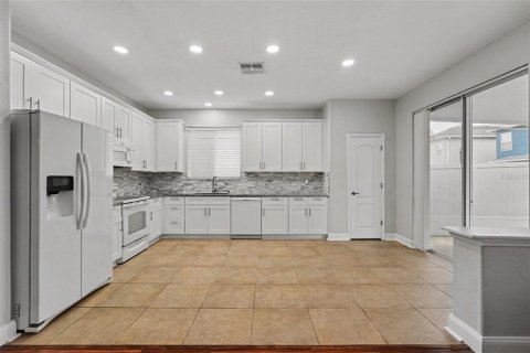 Villa ou maison à vendre à Land O' Lakes, Floride: 4 chambres, 246.38 m2 № 2408326 - photo 7