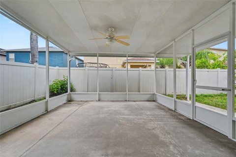 Villa ou maison à vendre à Land O' Lakes, Floride: 4 chambres, 246.38 m2 № 2408326 - photo 24