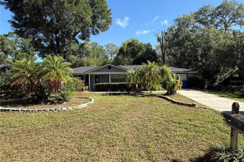 Casa en alquiler en DeLand, Florida, 4 dormitorios, 169.45 m2 № 1749296 - foto 1