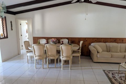 House in Punta Gorda, Florida 4 bedrooms, 115.66 sq.m. № 2232919 - photo 5