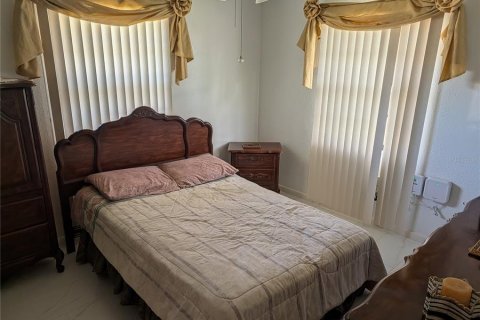 House in Punta Gorda, Florida 4 bedrooms, 115.66 sq.m. № 2232919 - photo 14