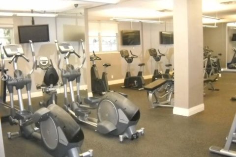 Copropriété à louer à Hollywood, Floride: 2 chambres, 109.25 m2 № 2038087 - photo 25