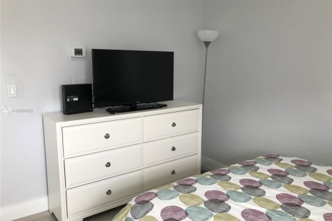 Copropriété à louer à Hollywood, Floride: 2 chambres, 109.25 m2 № 2038087 - photo 12