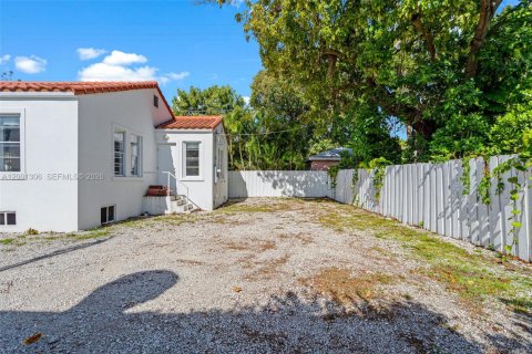 Villa ou maison à vendre à Miami, Floride: 3 chambres, 148.27 m2 № 2065626 - photo 27