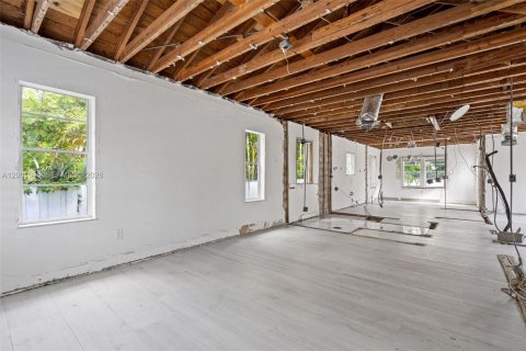 Villa ou maison à vendre à Miami, Floride: 3 chambres, 148.27 m2 № 2065626 - photo 7