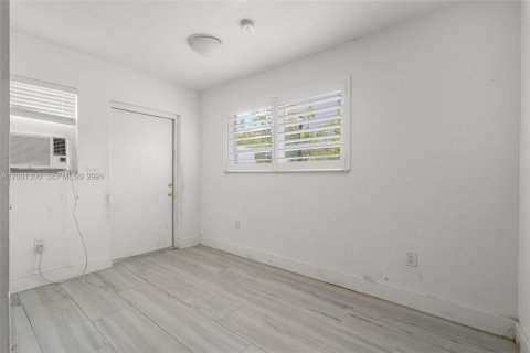 Villa ou maison à vendre à Miami, Floride: 3 chambres, 148.27 m2 № 2065626 - photo 20