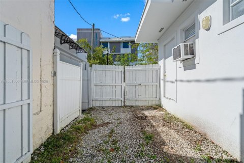 Villa ou maison à vendre à Miami, Floride: 3 chambres, 148.27 m2 № 2065626 - photo 29