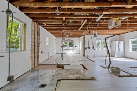 Villa ou maison à vendre à Miami, Floride: 3 chambres, 148.27 m2 № 2065626 - photo 12