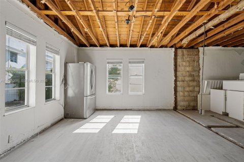 Villa ou maison à vendre à Miami, Floride: 3 chambres, 148.27 m2 № 2065626 - photo 15