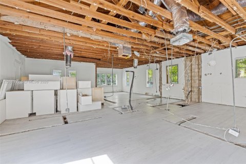 Villa ou maison à vendre à Miami, Floride: 3 chambres, 148.27 m2 № 2065626 - photo 16