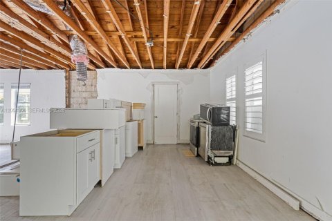 Villa ou maison à vendre à Miami, Floride: 3 chambres, 148.27 m2 № 2065626 - photo 11